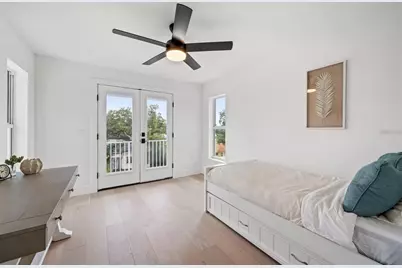 1647 Siesta Drive, Sarasota, FL 34239 - Photo 32