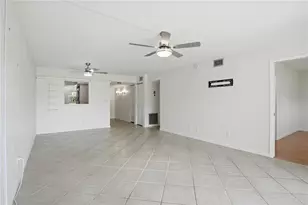 7860 Palm Aire Ln, Sarasota, FL 34243 - Photo 8