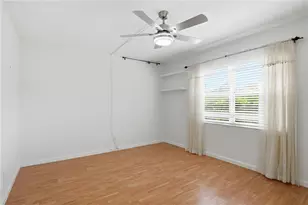 7860 Palm Aire Ln, Sarasota, FL 34243 - Photo 14