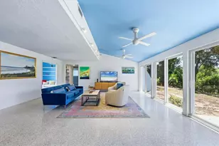 2940 Bougainvillea St, Sarasota, FL 34239 - Photo 8