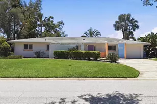 2940 Bougainvillea St, Sarasota, FL 34239 - Photo 2