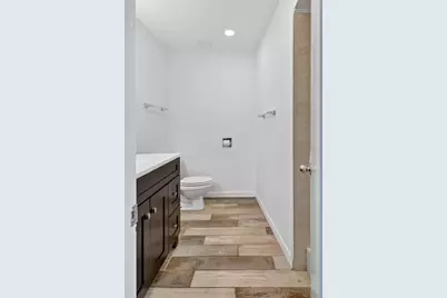 1884 Southpointe Drive, Sarasota, FL 34231 - Photo 18