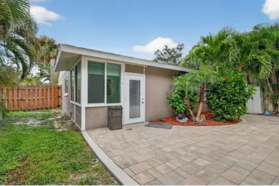 1884 Southpointe Drive, Sarasota, FL 34231 - Photo 32