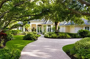 402 Macewen Dr, Osprey, FL 34229 - Photo 2