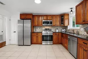 8096 Glenbrooke Ln, Sarasota, FL 34243 - Photo 40