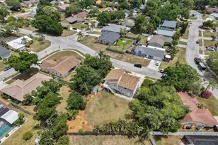 8096 Glenbrooke Ln, Sarasota, FL 34243 - Photo 60