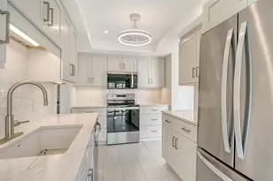 206 Hour Glass Way, Sarasota, FL 34242 - Photo 28