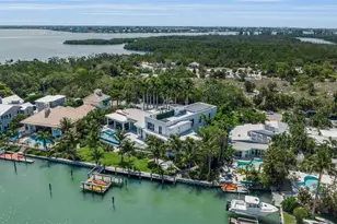 445 McKinley Dr, Sarasota, FL 34236 - Photo 2