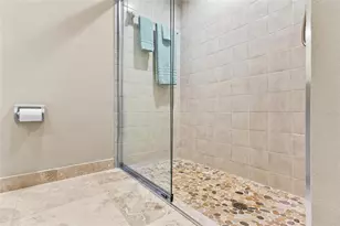 4601 Las Brisas Ln, Sarasota, FL 34238 - Photo 44