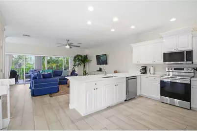 215 81st Street, Holmes Beach, FL 34217 - Photo 8