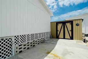 1 4th St, Bradenton, FL 34210 - Photo 24