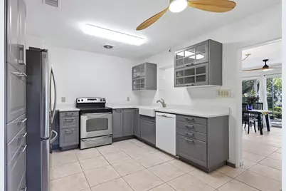 4003 Booth Place, Sarasota, FL 34231 - Photo 4