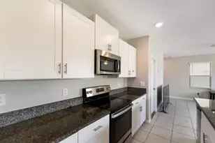 15706 Spice Key St, Sun City Center, FL 33573 - Photo 6