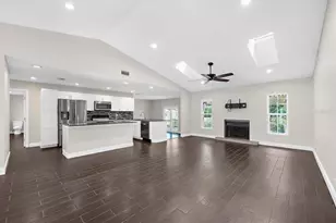 1821 Racimo Dr, Sarasota, FL 34240 - Photo 10