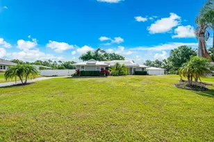 1821 Racimo Dr, Sarasota, FL 34240 - Photo 4
