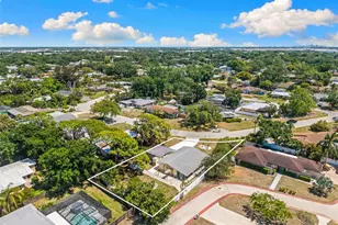 6916 Alderwood Dr, Sarasota, FL 34243 - Photo 38