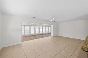 6916 Alderwood Dr, Sarasota, FL 34243 - Photo 12