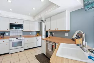 1929 Par Pl, Sarasota, FL 34240 - Photo 16