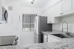 4528 Longwater, Sarasota, FL 34235 - Photo 12