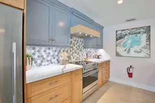605 Concord Ln, Holmes Beach, FL 34217 - Photo 10