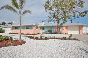 605 Concord Ln, Holmes Beach, FL 34217 - Photo 2