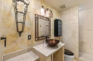 3202 Ramblewood Dr N, Sarasota, FL 34237 - Photo 32