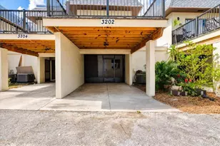 3202 Ramblewood Dr N, Sarasota, FL 34237 - Photo 2
