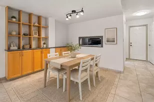 3202 Ramblewood Dr N, Sarasota, FL 34237 - Photo 10