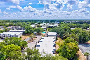 3202 Ramblewood Dr N, Sarasota, FL 34237 - Photo 40