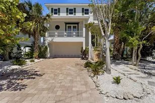 418 Pine Ave, Anna Maria, FL 34216 - Photo 2