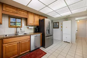 6939 W Country Club Dr N, Sarasota, FL 34243 - Photo 8