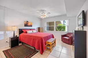 6939 W Country Club Dr N, Sarasota, FL 34243 - Photo 16