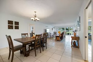 6939 W Country Club Dr N, Sarasota, FL 34243 - Photo 12