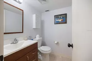 6939 W Country Club Dr N, Sarasota, FL 34243 - Photo 10