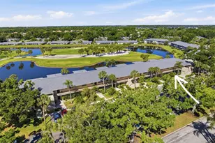6939 W Country Club Dr N, Sarasota, FL 34243 - Photo 4