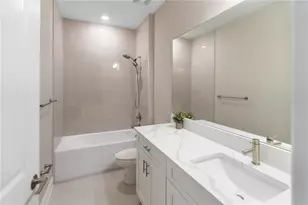 17526 Savory Mist Cir, Bradenton, FL 34211 - Photo 20