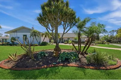 1231 Bayshore Drive, Englewood, FL 34223 - Photo 6