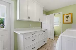 1231 Bayshore Dr, Englewood, FL 34223 - Photo 16