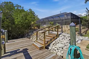 1231 Bayshore Dr, Englewood, FL 34223 - Photo 38