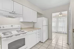 4388 Rayfield Dr, Sarasota, FL 34243 - Photo 12