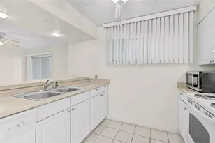 4388 Rayfield Dr, Sarasota, FL 34243 - Photo 10
