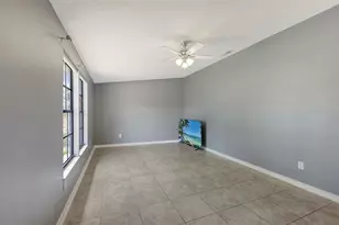 2243 Lockwood Meadows Dr, Sarasota, FL 34234 - Photo 8