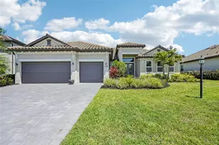 16309 Tradewind Ter, Lakewood Ranch, FL 34211 - Photo 2