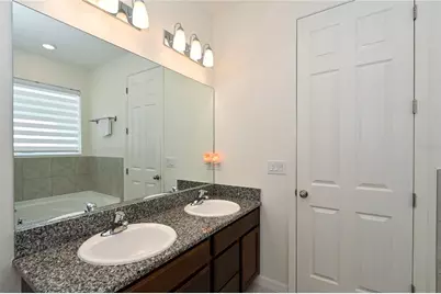 3551 74th Avenue Circle E, Sarasota, FL 34243 - Photo 24
