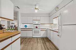 6067 Fairway Ln, Bradenton, FL 34210 - Photo 10