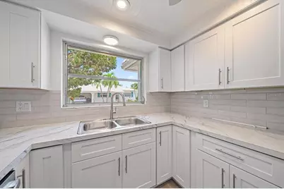 597 Spanish Drive N #12, Longboat Key, FL 34228 - Photo 6