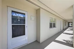 2110 Benjamin Franklin Dr, Sarasota, FL 34236 - Photo 2