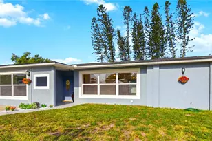 220 62nd St NW, Bradenton, FL 34209 - Photo 2