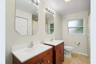 704 S Lockwood Ridge Road, Sarasota, FL 34237 - Photo 30