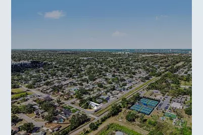 704 S Lockwood Ridge Road, Sarasota, FL 34237 - Photo 50